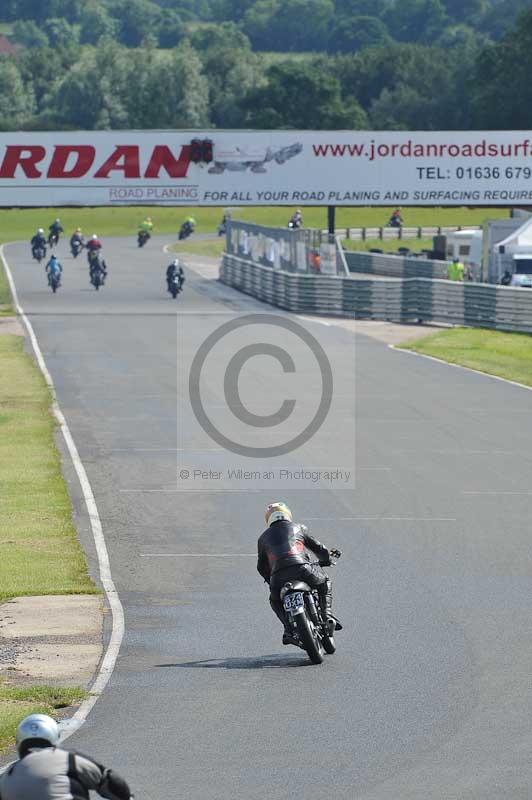 Mallory park Leicestershire;Mallory park photographs;Motorcycle action photographs;classic bikes;event digital images;eventdigitalimages;mallory park;no limits trackday;peter wileman photography;vintage bikes;vintage motorcycles;vmcc festival 1000 bikes