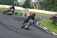 Mallory-park-Leicestershire;Mallory-park-photographs;Motorcycle-action-photographs;classic-bikes;event-digital-images;eventdigitalimages;mallory-park;no-limits-trackday;peter-wileman-photography;vintage-bikes;vintage-motorcycles;vmcc-festival-1000-bikes