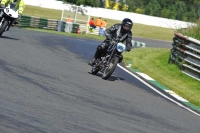 Mallory-park-Leicestershire;Mallory-park-photographs;Motorcycle-action-photographs;classic-bikes;event-digital-images;eventdigitalimages;mallory-park;no-limits-trackday;peter-wileman-photography;vintage-bikes;vintage-motorcycles;vmcc-festival-1000-bikes