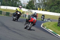 Mallory-park-Leicestershire;Mallory-park-photographs;Motorcycle-action-photographs;classic-bikes;event-digital-images;eventdigitalimages;mallory-park;no-limits-trackday;peter-wileman-photography;vintage-bikes;vintage-motorcycles;vmcc-festival-1000-bikes