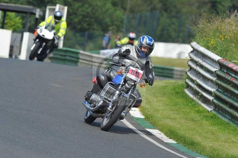 Mallory park Leicestershire;Mallory park photographs;Motorcycle action photographs;classic bikes;event digital images;eventdigitalimages;mallory park;no limits trackday;peter wileman photography;vintage bikes;vintage motorcycles;vmcc festival 1000 bikes