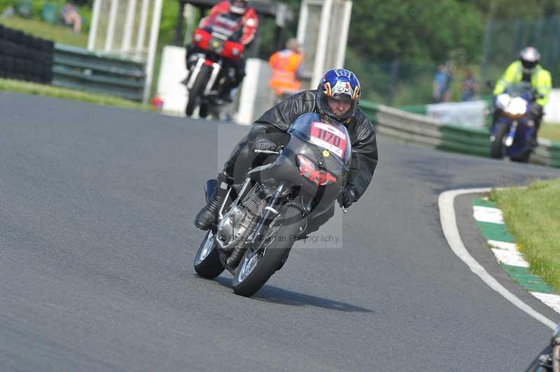 Mallory park Leicestershire;Mallory park photographs;Motorcycle action photographs;classic bikes;event digital images;eventdigitalimages;mallory park;no limits trackday;peter wileman photography;vintage bikes;vintage motorcycles;vmcc festival 1000 bikes