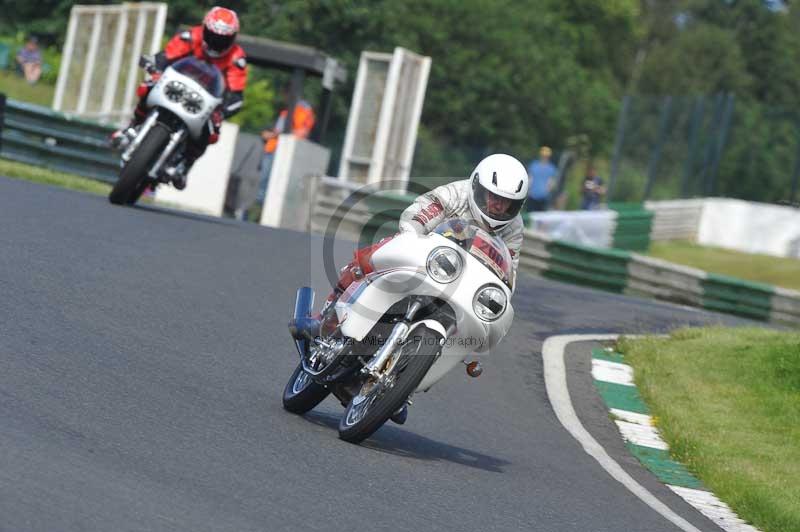 Mallory park Leicestershire;Mallory park photographs;Motorcycle action photographs;classic bikes;event digital images;eventdigitalimages;mallory park;no limits trackday;peter wileman photography;vintage bikes;vintage motorcycles;vmcc festival 1000 bikes