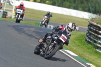 Mallory-park-Leicestershire;Mallory-park-photographs;Motorcycle-action-photographs;classic-bikes;event-digital-images;eventdigitalimages;mallory-park;no-limits-trackday;peter-wileman-photography;vintage-bikes;vintage-motorcycles;vmcc-festival-1000-bikes