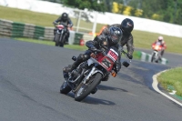 Mallory-park-Leicestershire;Mallory-park-photographs;Motorcycle-action-photographs;classic-bikes;event-digital-images;eventdigitalimages;mallory-park;no-limits-trackday;peter-wileman-photography;vintage-bikes;vintage-motorcycles;vmcc-festival-1000-bikes