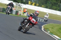 Mallory-park-Leicestershire;Mallory-park-photographs;Motorcycle-action-photographs;classic-bikes;event-digital-images;eventdigitalimages;mallory-park;no-limits-trackday;peter-wileman-photography;vintage-bikes;vintage-motorcycles;vmcc-festival-1000-bikes