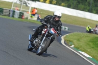 Mallory-park-Leicestershire;Mallory-park-photographs;Motorcycle-action-photographs;classic-bikes;event-digital-images;eventdigitalimages;mallory-park;no-limits-trackday;peter-wileman-photography;vintage-bikes;vintage-motorcycles;vmcc-festival-1000-bikes