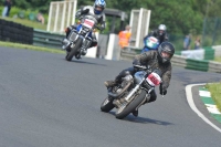 Mallory-park-Leicestershire;Mallory-park-photographs;Motorcycle-action-photographs;classic-bikes;event-digital-images;eventdigitalimages;mallory-park;no-limits-trackday;peter-wileman-photography;vintage-bikes;vintage-motorcycles;vmcc-festival-1000-bikes