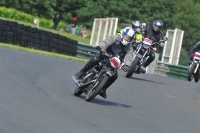 Mallory-park-Leicestershire;Mallory-park-photographs;Motorcycle-action-photographs;classic-bikes;event-digital-images;eventdigitalimages;mallory-park;no-limits-trackday;peter-wileman-photography;vintage-bikes;vintage-motorcycles;vmcc-festival-1000-bikes