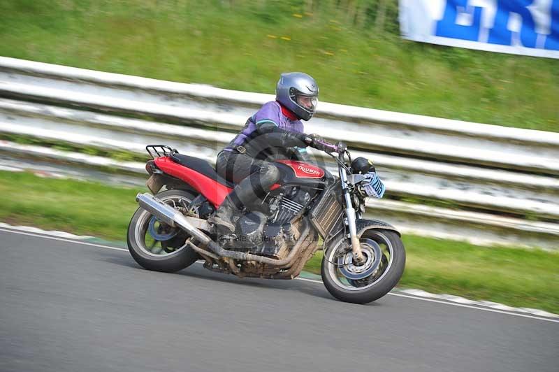 Mallory park Leicestershire;Mallory park photographs;Motorcycle action photographs;classic bikes;event digital images;eventdigitalimages;mallory park;no limits trackday;peter wileman photography;vintage bikes;vintage motorcycles;vmcc festival 1000 bikes