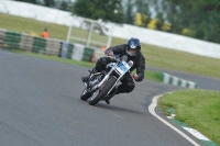 Mallory-park-Leicestershire;Mallory-park-photographs;Motorcycle-action-photographs;classic-bikes;event-digital-images;eventdigitalimages;mallory-park;no-limits-trackday;peter-wileman-photography;vintage-bikes;vintage-motorcycles;vmcc-festival-1000-bikes