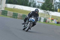 Mallory-park-Leicestershire;Mallory-park-photographs;Motorcycle-action-photographs;classic-bikes;event-digital-images;eventdigitalimages;mallory-park;no-limits-trackday;peter-wileman-photography;vintage-bikes;vintage-motorcycles;vmcc-festival-1000-bikes