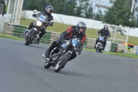 Mallory-park-Leicestershire;Mallory-park-photographs;Motorcycle-action-photographs;classic-bikes;event-digital-images;eventdigitalimages;mallory-park;no-limits-trackday;peter-wileman-photography;vintage-bikes;vintage-motorcycles;vmcc-festival-1000-bikes