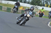 Mallory-park-Leicestershire;Mallory-park-photographs;Motorcycle-action-photographs;classic-bikes;event-digital-images;eventdigitalimages;mallory-park;no-limits-trackday;peter-wileman-photography;vintage-bikes;vintage-motorcycles;vmcc-festival-1000-bikes