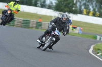 Mallory-park-Leicestershire;Mallory-park-photographs;Motorcycle-action-photographs;classic-bikes;event-digital-images;eventdigitalimages;mallory-park;no-limits-trackday;peter-wileman-photography;vintage-bikes;vintage-motorcycles;vmcc-festival-1000-bikes