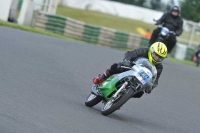 Mallory-park-Leicestershire;Mallory-park-photographs;Motorcycle-action-photographs;classic-bikes;event-digital-images;eventdigitalimages;mallory-park;no-limits-trackday;peter-wileman-photography;vintage-bikes;vintage-motorcycles;vmcc-festival-1000-bikes