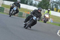 Mallory-park-Leicestershire;Mallory-park-photographs;Motorcycle-action-photographs;classic-bikes;event-digital-images;eventdigitalimages;mallory-park;no-limits-trackday;peter-wileman-photography;vintage-bikes;vintage-motorcycles;vmcc-festival-1000-bikes