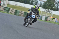 Mallory-park-Leicestershire;Mallory-park-photographs;Motorcycle-action-photographs;classic-bikes;event-digital-images;eventdigitalimages;mallory-park;no-limits-trackday;peter-wileman-photography;vintage-bikes;vintage-motorcycles;vmcc-festival-1000-bikes