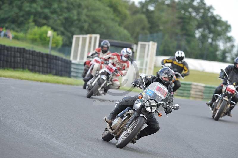 Mallory park Leicestershire;Mallory park photographs;Motorcycle action photographs;classic bikes;event digital images;eventdigitalimages;mallory park;no limits trackday;peter wileman photography;vintage bikes;vintage motorcycles;vmcc festival 1000 bikes