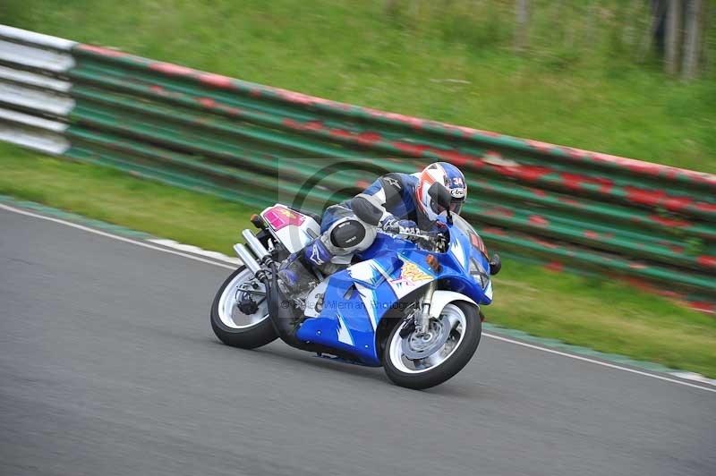 Mallory park Leicestershire;Mallory park photographs;Motorcycle action photographs;classic bikes;event digital images;eventdigitalimages;mallory park;no limits trackday;peter wileman photography;vintage bikes;vintage motorcycles;vmcc festival 1000 bikes