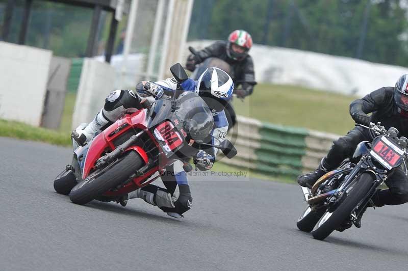 Mallory park Leicestershire;Mallory park photographs;Motorcycle action photographs;classic bikes;event digital images;eventdigitalimages;mallory park;no limits trackday;peter wileman photography;vintage bikes;vintage motorcycles;vmcc festival 1000 bikes