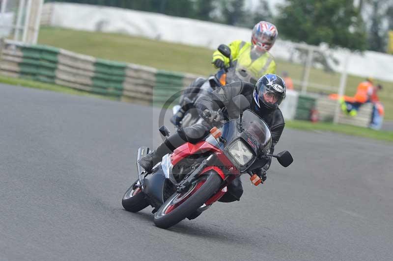 Mallory park Leicestershire;Mallory park photographs;Motorcycle action photographs;classic bikes;event digital images;eventdigitalimages;mallory park;no limits trackday;peter wileman photography;vintage bikes;vintage motorcycles;vmcc festival 1000 bikes