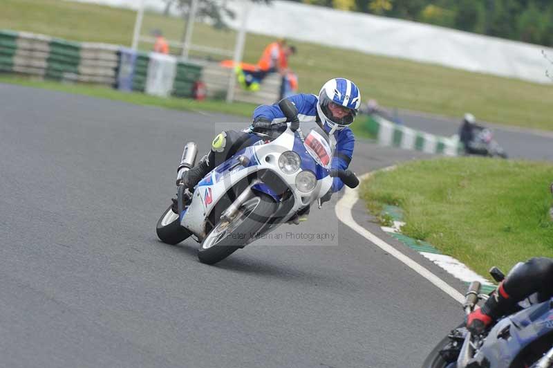 Mallory park Leicestershire;Mallory park photographs;Motorcycle action photographs;classic bikes;event digital images;eventdigitalimages;mallory park;no limits trackday;peter wileman photography;vintage bikes;vintage motorcycles;vmcc festival 1000 bikes