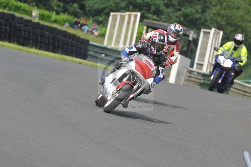 Mallory park Leicestershire;Mallory park photographs;Motorcycle action photographs;classic bikes;event digital images;eventdigitalimages;mallory park;no limits trackday;peter wileman photography;vintage bikes;vintage motorcycles;vmcc festival 1000 bikes