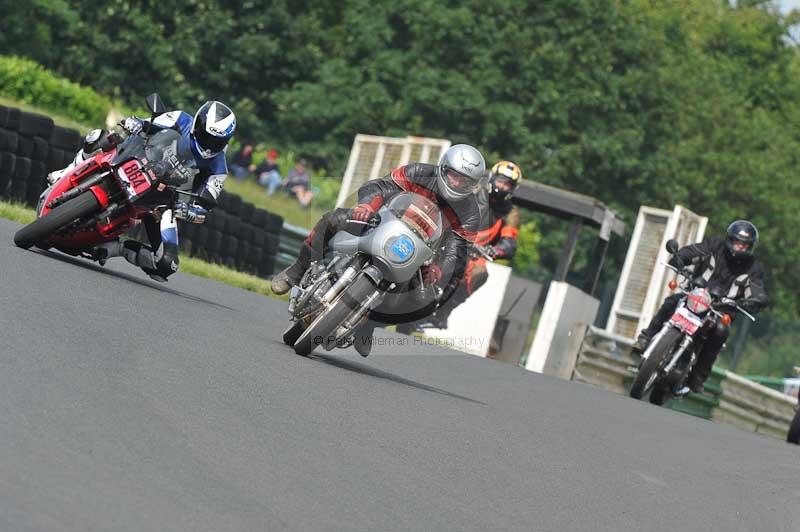 Mallory park Leicestershire;Mallory park photographs;Motorcycle action photographs;classic bikes;event digital images;eventdigitalimages;mallory park;no limits trackday;peter wileman photography;vintage bikes;vintage motorcycles;vmcc festival 1000 bikes