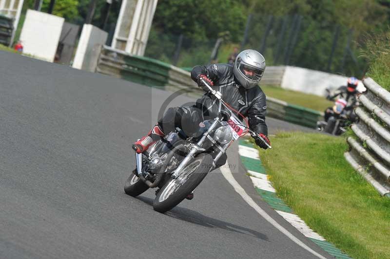 Mallory park Leicestershire;Mallory park photographs;Motorcycle action photographs;classic bikes;event digital images;eventdigitalimages;mallory park;no limits trackday;peter wileman photography;vintage bikes;vintage motorcycles;vmcc festival 1000 bikes