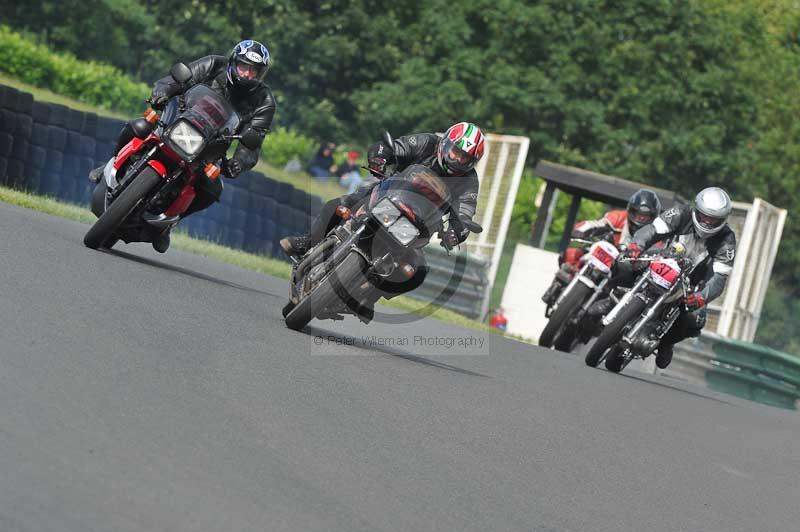 Mallory park Leicestershire;Mallory park photographs;Motorcycle action photographs;classic bikes;event digital images;eventdigitalimages;mallory park;no limits trackday;peter wileman photography;vintage bikes;vintage motorcycles;vmcc festival 1000 bikes