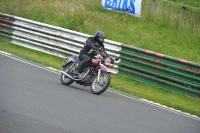 Mallory-park-Leicestershire;Mallory-park-photographs;Motorcycle-action-photographs;classic-bikes;event-digital-images;eventdigitalimages;mallory-park;no-limits-trackday;peter-wileman-photography;vintage-bikes;vintage-motorcycles;vmcc-festival-1000-bikes