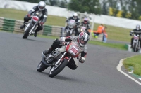 Mallory-park-Leicestershire;Mallory-park-photographs;Motorcycle-action-photographs;classic-bikes;event-digital-images;eventdigitalimages;mallory-park;no-limits-trackday;peter-wileman-photography;vintage-bikes;vintage-motorcycles;vmcc-festival-1000-bikes