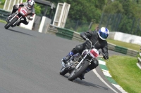 Mallory-park-Leicestershire;Mallory-park-photographs;Motorcycle-action-photographs;classic-bikes;event-digital-images;eventdigitalimages;mallory-park;no-limits-trackday;peter-wileman-photography;vintage-bikes;vintage-motorcycles;vmcc-festival-1000-bikes