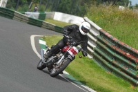 Mallory-park-Leicestershire;Mallory-park-photographs;Motorcycle-action-photographs;classic-bikes;event-digital-images;eventdigitalimages;mallory-park;no-limits-trackday;peter-wileman-photography;vintage-bikes;vintage-motorcycles;vmcc-festival-1000-bikes