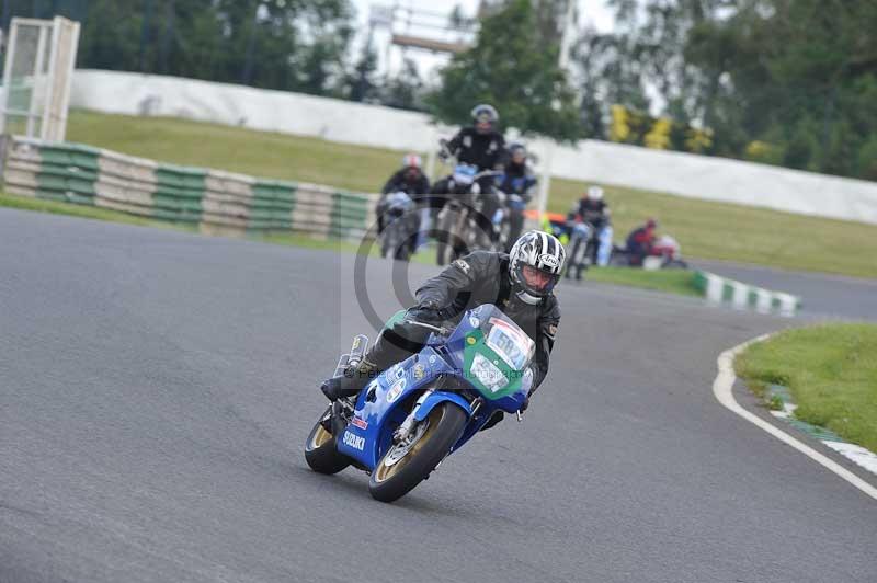 Mallory park Leicestershire;Mallory park photographs;Motorcycle action photographs;classic bikes;event digital images;eventdigitalimages;mallory park;no limits trackday;peter wileman photography;vintage bikes;vintage motorcycles;vmcc festival 1000 bikes