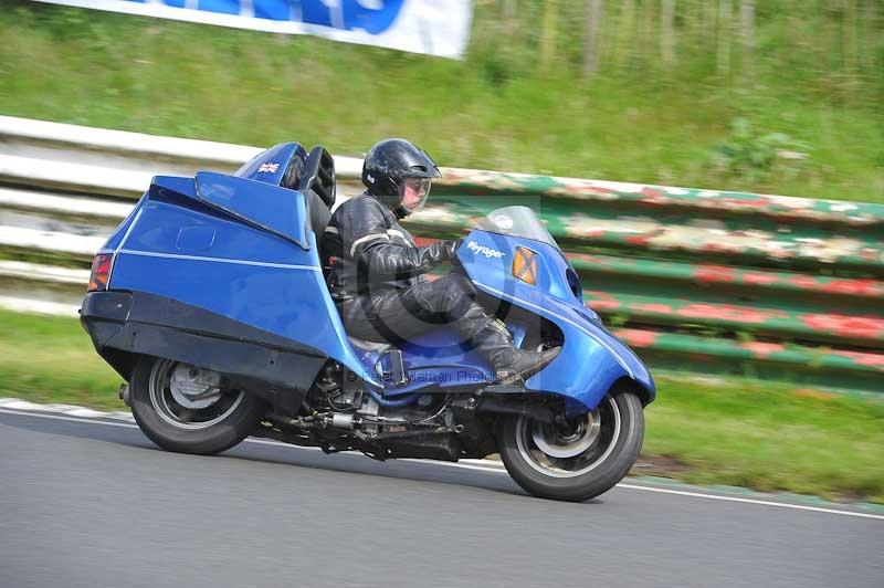 Mallory park Leicestershire;Mallory park photographs;Motorcycle action photographs;classic bikes;event digital images;eventdigitalimages;mallory park;no limits trackday;peter wileman photography;vintage bikes;vintage motorcycles;vmcc festival 1000 bikes