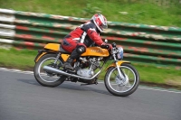 Mallory-park-Leicestershire;Mallory-park-photographs;Motorcycle-action-photographs;classic-bikes;event-digital-images;eventdigitalimages;mallory-park;no-limits-trackday;peter-wileman-photography;vintage-bikes;vintage-motorcycles;vmcc-festival-1000-bikes