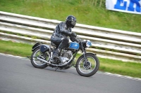 Mallory-park-Leicestershire;Mallory-park-photographs;Motorcycle-action-photographs;classic-bikes;event-digital-images;eventdigitalimages;mallory-park;no-limits-trackday;peter-wileman-photography;vintage-bikes;vintage-motorcycles;vmcc-festival-1000-bikes