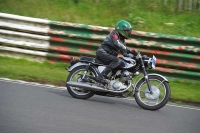 Mallory-park-Leicestershire;Mallory-park-photographs;Motorcycle-action-photographs;classic-bikes;event-digital-images;eventdigitalimages;mallory-park;no-limits-trackday;peter-wileman-photography;vintage-bikes;vintage-motorcycles;vmcc-festival-1000-bikes