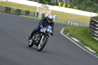 Mallory-park-Leicestershire;Mallory-park-photographs;Motorcycle-action-photographs;classic-bikes;event-digital-images;eventdigitalimages;mallory-park;no-limits-trackday;peter-wileman-photography;vintage-bikes;vintage-motorcycles;vmcc-festival-1000-bikes