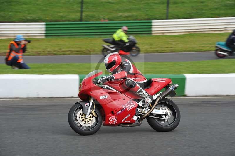 Mallory park Leicestershire;Mallory park photographs;Motorcycle action photographs;classic bikes;event digital images;eventdigitalimages;mallory park;no limits trackday;peter wileman photography;vintage bikes;vintage motorcycles;vmcc festival 1000 bikes