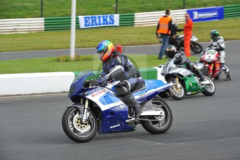 Mallory park Leicestershire;Mallory park photographs;Motorcycle action photographs;classic bikes;event digital images;eventdigitalimages;mallory park;no limits trackday;peter wileman photography;vintage bikes;vintage motorcycles;vmcc festival 1000 bikes