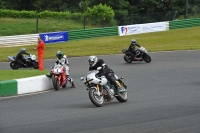 Mallory-park-Leicestershire;Mallory-park-photographs;Motorcycle-action-photographs;classic-bikes;event-digital-images;eventdigitalimages;mallory-park;no-limits-trackday;peter-wileman-photography;vintage-bikes;vintage-motorcycles;vmcc-festival-1000-bikes