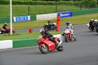 Mallory-park-Leicestershire;Mallory-park-photographs;Motorcycle-action-photographs;classic-bikes;event-digital-images;eventdigitalimages;mallory-park;no-limits-trackday;peter-wileman-photography;vintage-bikes;vintage-motorcycles;vmcc-festival-1000-bikes