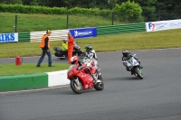 Mallory-park-Leicestershire;Mallory-park-photographs;Motorcycle-action-photographs;classic-bikes;event-digital-images;eventdigitalimages;mallory-park;no-limits-trackday;peter-wileman-photography;vintage-bikes;vintage-motorcycles;vmcc-festival-1000-bikes