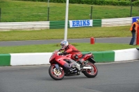 Mallory-park-Leicestershire;Mallory-park-photographs;Motorcycle-action-photographs;classic-bikes;event-digital-images;eventdigitalimages;mallory-park;no-limits-trackday;peter-wileman-photography;vintage-bikes;vintage-motorcycles;vmcc-festival-1000-bikes