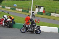 Mallory-park-Leicestershire;Mallory-park-photographs;Motorcycle-action-photographs;classic-bikes;event-digital-images;eventdigitalimages;mallory-park;no-limits-trackday;peter-wileman-photography;vintage-bikes;vintage-motorcycles;vmcc-festival-1000-bikes