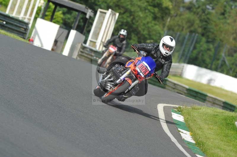 Mallory park Leicestershire;Mallory park photographs;Motorcycle action photographs;classic bikes;event digital images;eventdigitalimages;mallory park;no limits trackday;peter wileman photography;vintage bikes;vintage motorcycles;vmcc festival 1000 bikes