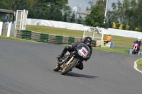 Mallory-park-Leicestershire;Mallory-park-photographs;Motorcycle-action-photographs;classic-bikes;event-digital-images;eventdigitalimages;mallory-park;no-limits-trackday;peter-wileman-photography;vintage-bikes;vintage-motorcycles;vmcc-festival-1000-bikes